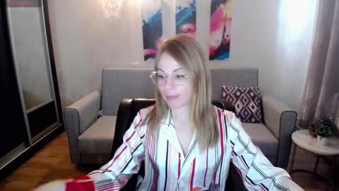 Snapshot of your_crush_12 chatting on 10-21-25, 06:25 your_crush_12 online show from 10-21-25, 06:25