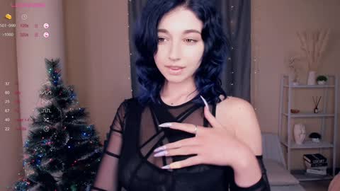 Snapshot of your_desssert chatting on 12-29-24, 01:06 Lina online show from 12-29-24, 01:06