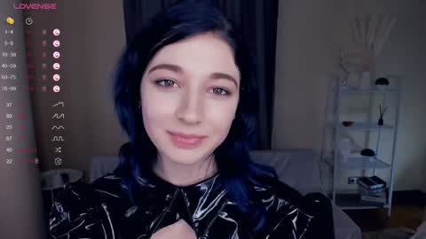 Snapshot of your_desssert chatting on 01-15-25, 09:13 Lina online show from 01-15-25, 09:13