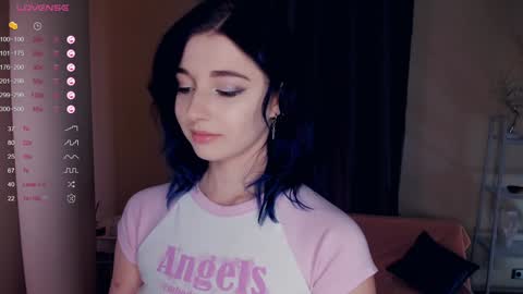 Snapshot of your_desssert chatting on 01-22-25, 06:10 Lina online show from 01-22-25, 06:10