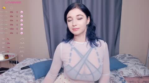 Snapshot of your_desssert chatting on 01-29-25, 06:43 Lina online show from 01-29-25, 06:43