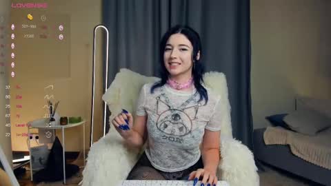 Snapshot of your_desssert chatting on 02-16-25, 01:05 Lina online show from 02-16-25, 01:05