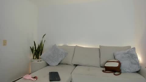 Snapshot of your_favorite_doll_ chatting on 02-19-25, 10:31 Eliza online show from 02-19-25, 10:31