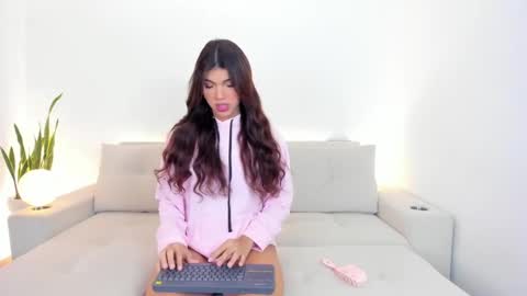 Snapshot of your_favorite_doll_ chatting on 03-06-25, 02:30 Eliza online show from 03-06-25, 02:30