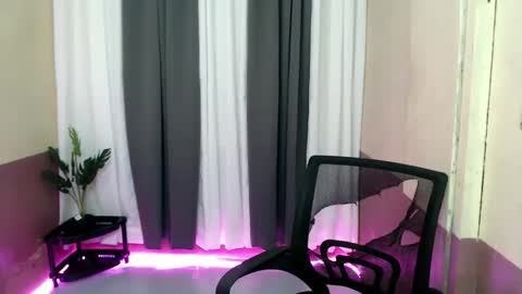 Snapshot of your_girl_yeka chatting on 04-07-26, 04:46 your_girl_yeka online show from 04-07-26, 04:46