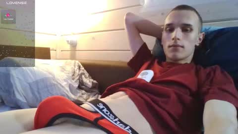 Snapshot of your_honeyy chatting on 03-04-26, 03:18 Mark online show from 03-04-26, 03:18