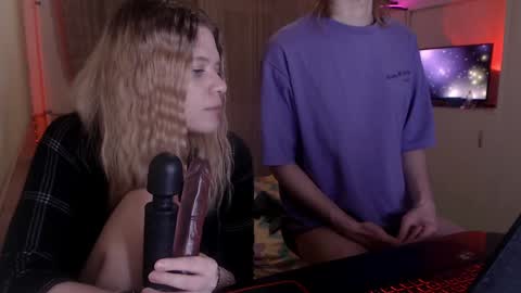 Snapshot of your_horny_friends chatting on 01-14-25, 12:33 Your Horny Friends online show from 01-14-25, 12:33