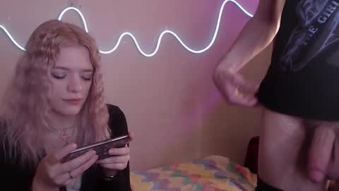 Snapshot of your_horny_friends chatting on 02-19-25, 09:06 Your Horny Friends online show from 02-19-25, 09:06