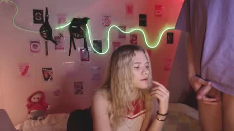 Snapshot of your_horny_friends chatting on 10-28-25, 05:26 Your Horny Friends online show from 10-28-25, 05:26