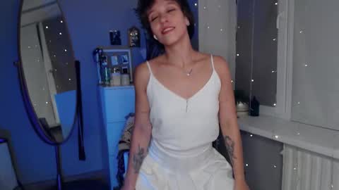 Snapshot of your_hot_ex chatting on 09-25-25, 07:39 Alex and Kris long hair online show from 09-25-25, 07:39