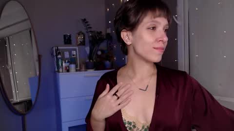 Snapshot of your_hot_ex chatting on 10-06-25, 08:28 Alex and Kris long hair online show from 10-06-25, 08:28