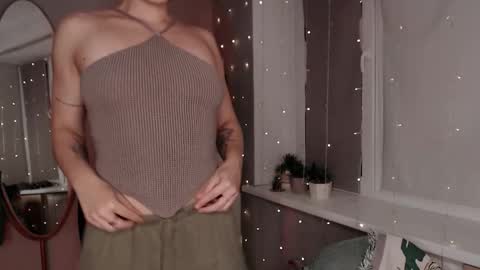 Snapshot of your_hot_ex chatting on 10-10-25, 09:14 Alex and Kris long hair online show from 10-10-25, 09:14