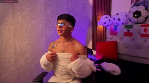 your_kitty_boy online show from 06-17-26, 07:37