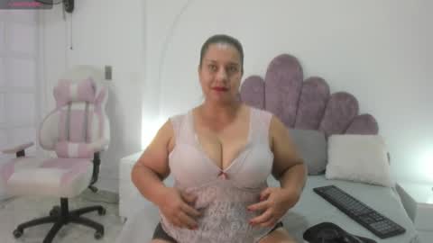Snapshot of your_lady_milf chatting on 02-04-25, 03:47 your_lady_milf online show from 02-04-25, 03:47