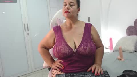 Snapshot of your_lady_milf chatting on 02-06-25, 04:14 your_lady_milf online show from 02-06-25, 04:14