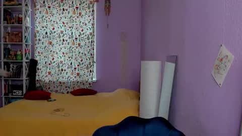 Leslie online show from 09-18-25, 01:35