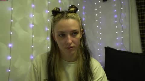 Meri  online show from 04-21-26, 08:12