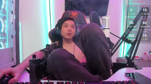 Snapshot of your_little_twink chatting on 12-20-24, 12:19 Han online show from 12-20-24, 12:19