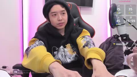 Snapshot of your_little_twink chatting on 03-05-25, 02:46 Han online show from 03-05-25, 02:46