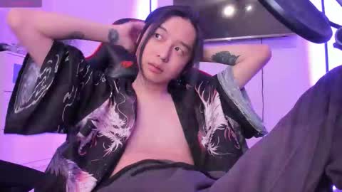 Snapshot of your_little_twink chatting on 11-04-25, 12:54 Han online show from 11-04-25, 12:54