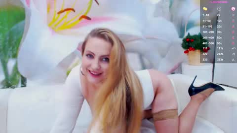 Snapshot of your_milf_lilly chatting on 10-03-25, 06:10 Lilly online show from 10-03-25, 06:10