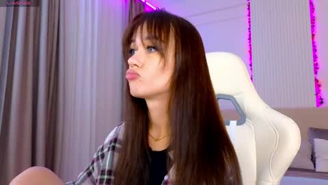 Jessica Loyd online show from 04-27-26, 09:40