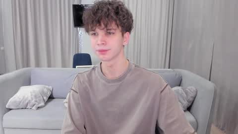 Snapshot of your_shy_guy chatting on 01-09-25, 08:33 your_shy_guy online show from 01-09-25, 08:33