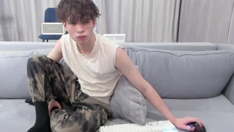 Snapshot of your_shy_guy chatting on 01-21-25, 05:16 your_shy_guy online show from 01-21-25, 05:16