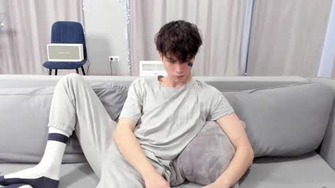 Snapshot of your_shy_guy chatting on 01-22-25, 08:29 your_shy_guy online show from 01-22-25, 08:29