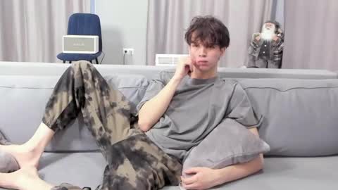 Snapshot of your_shy_guy chatting on 01-25-25, 07:17 your_shy_guy online show from 01-25-25, 07:17