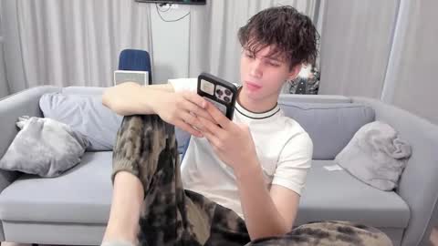 Snapshot of your_shy_guy chatting on 01-27-25, 07:45 your_shy_guy online show from 01-27-25, 07:45