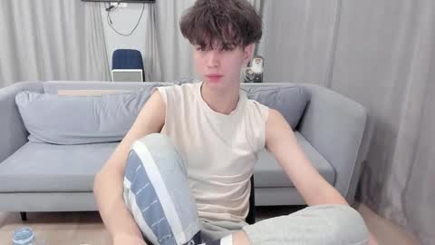 Snapshot of your_shy_guy chatting on 02-13-25, 09:49 your_shy_guy online show from 02-13-25, 09:49