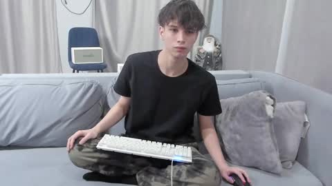 Snapshot of your_shy_guy chatting on 02-17-25, 06:37 your_shy_guy online show from 02-17-25, 06:37