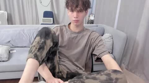 Snapshot of your_shy_guy chatting on 02-24-25, 02:15 your_shy_guy online show from 02-24-25, 02:15