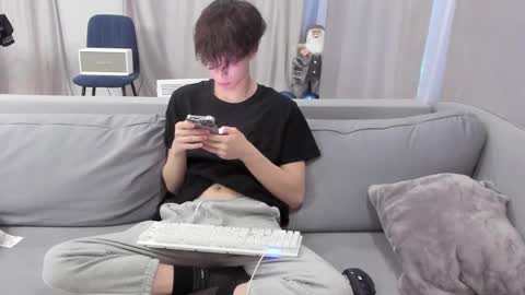 Snapshot of your_shy_guy chatting on 02-28-25, 02:20 your_shy_guy online show from 02-28-25, 02:20