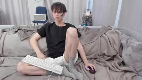 Snapshot of your_shy_guy chatting on 03-07-25, 06:24 your_shy_guy online show from 03-07-25, 06:24