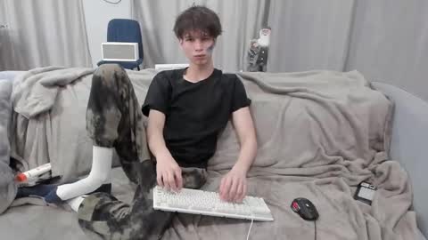 Snapshot of your_shy_guy chatting on 03-07-25, 06:00 your_shy_guy online show from 03-07-25, 06:00