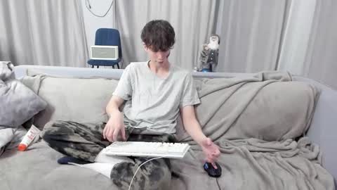 Snapshot of your_shy_guy chatting on 03-08-25, 06:58 your_shy_guy online show from 03-08-25, 06:58