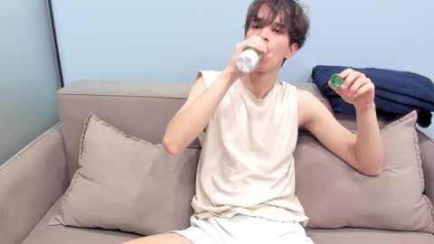 Snapshot of your_shy_guy chatting on 09-09-25, 06:29 your_shy_guy online show from 09-09-25, 06:29