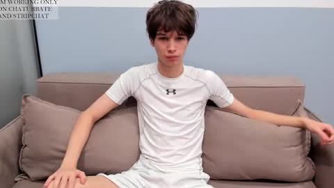 Snapshot of your_shy_guy chatting on 09-26-25, 06:23 your_shy_guy online show from 09-26-25, 06:23