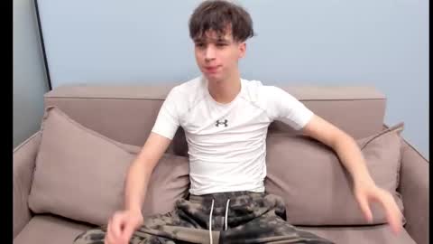 Snapshot of your_shy_guy chatting on 10-08-25, 06:49 your_shy_guy online show from 10-08-25, 06:49