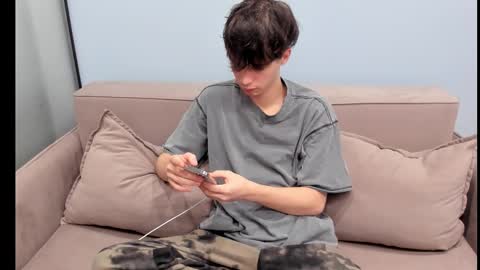 Snapshot of your_shy_guy chatting on 10-17-25, 01:20 your_shy_guy online show from 10-17-25, 01:20