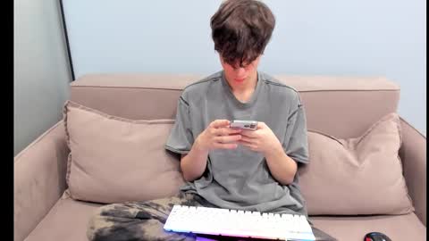 Snapshot of your_shy_guy chatting on 10-26-25, 02:06 your_shy_guy online show from 10-26-25, 02:06