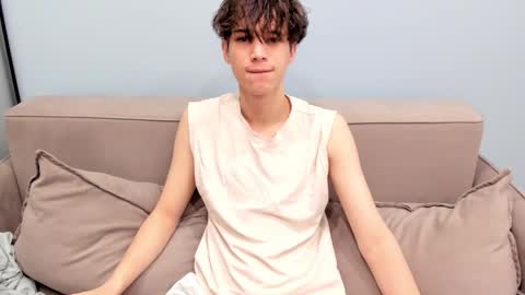 Snapshot of your_shy_guy chatting on 11-24-25, 05:51 your_shy_guy online show from 11-24-25, 05:51