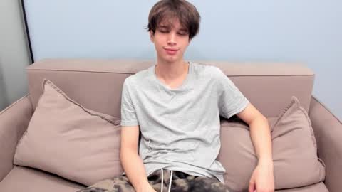 Snapshot of your_shy_guy chatting on 11-27-25, 10:34 your_shy_guy online show from 11-27-25, 10:34