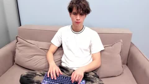 Snapshot of your_shy_guy chatting on 12-01-25, 05:01 your_shy_guy online show from 12-01-25, 05:01