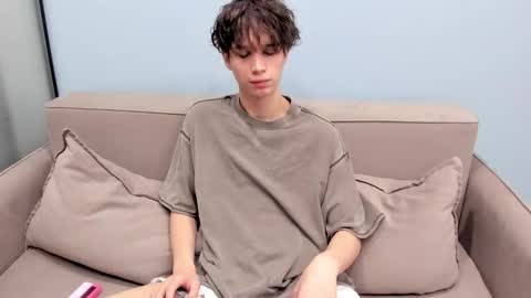 Snapshot of your_shy_guy chatting on 12-03-25, 10:30 your_shy_guy online show from 12-03-25, 10:30