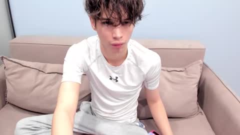 Snapshot of your_shy_guy chatting on 12-05-25, 07:54 your_shy_guy online show from 12-05-25, 07:54