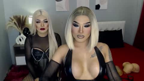 Snapshot of your_truly_goddess143 chatting on 09-15-25, 10:37 TRICXIEBELLE online show from 09-15-25, 10:37