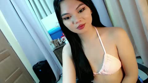 Snapshot of yourangelictransgirl chatting on 12-15-24, 05:53 Hi its me Yna online show from 12-15-24, 05:53